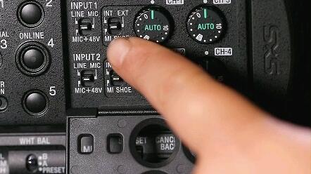 花幾千買個(gè)收音設(shè)備 索尼d21到底值不值得買,這次估計(jì)又?jǐn)〖伊? />
</span>
<span id=